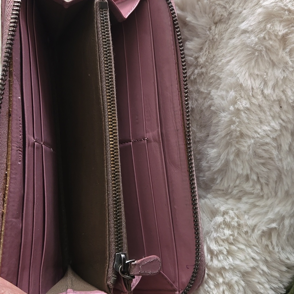 Bottega Venta Preloved wallet great condition inside & out, mauve. - Picture 4 of 14